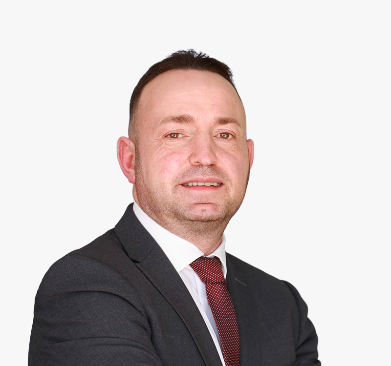 lo cicero sorriso fondo bianco